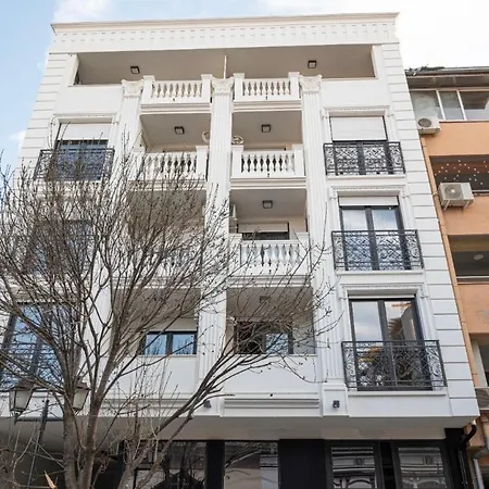 Birkin Casa- Prime Location Apartment *